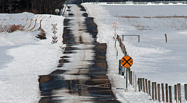 A northern Ohio back road. USA. Photo by Dick Pratt