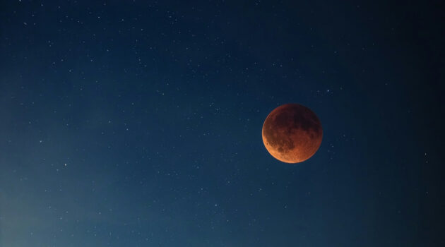 Blood Moon. Germany. Photo by Leandra Rieger