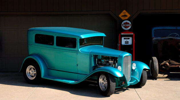 A very blue Hot Rod. Wadsworth, Ohio, USA. Photo by Dick Pratt.