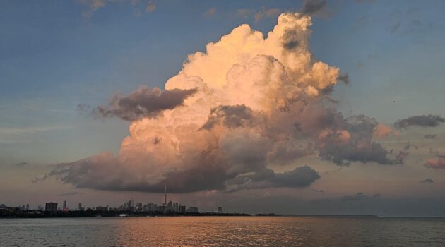 A thunderstorm, near Toronto Ontario, Canada, Photo by Andy Cardoso