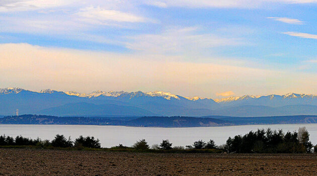 A scenic panorama in Washington State, USA. Photo by Dick Pratt