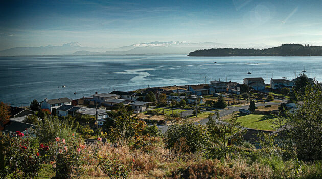 Houses overlooking the Puget Sound, Washington State, USA. Photo by Dick Pratt