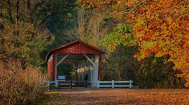 An old covered bridge, close to Cleveland, Ohio, USA. Photo by Dick Pratt